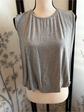 Elodie Sleeveless Scoop Crop Top - Gray